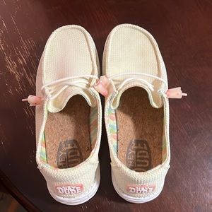 Women’s shoes. Super comfy just don’t need